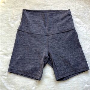 Lululemon Align High Rise Short Size 4 Gray Stripe 6 inch